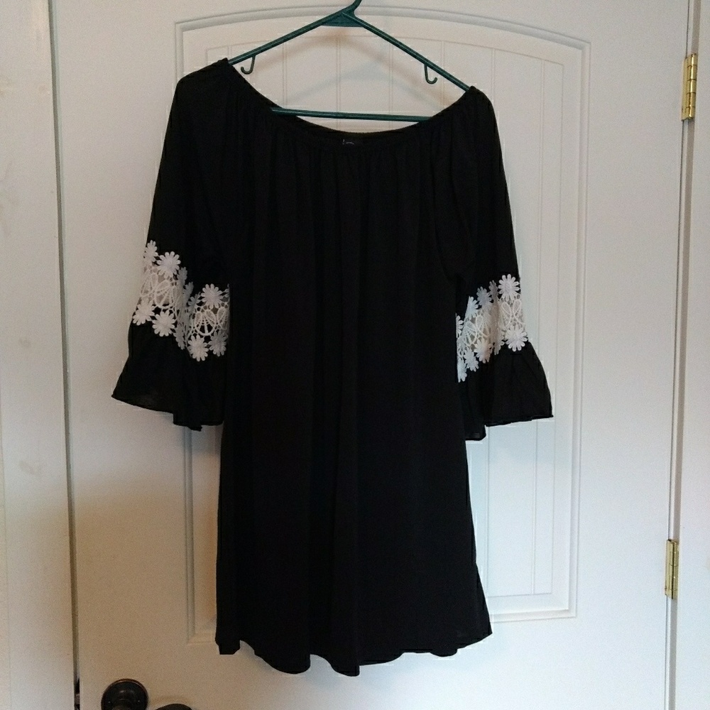 Ruffled Sleeved Tunic Blouse